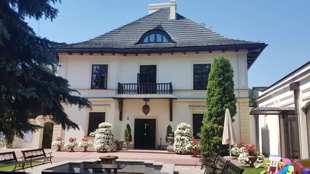 Dwór Anna w Jakubowicach Konińskich