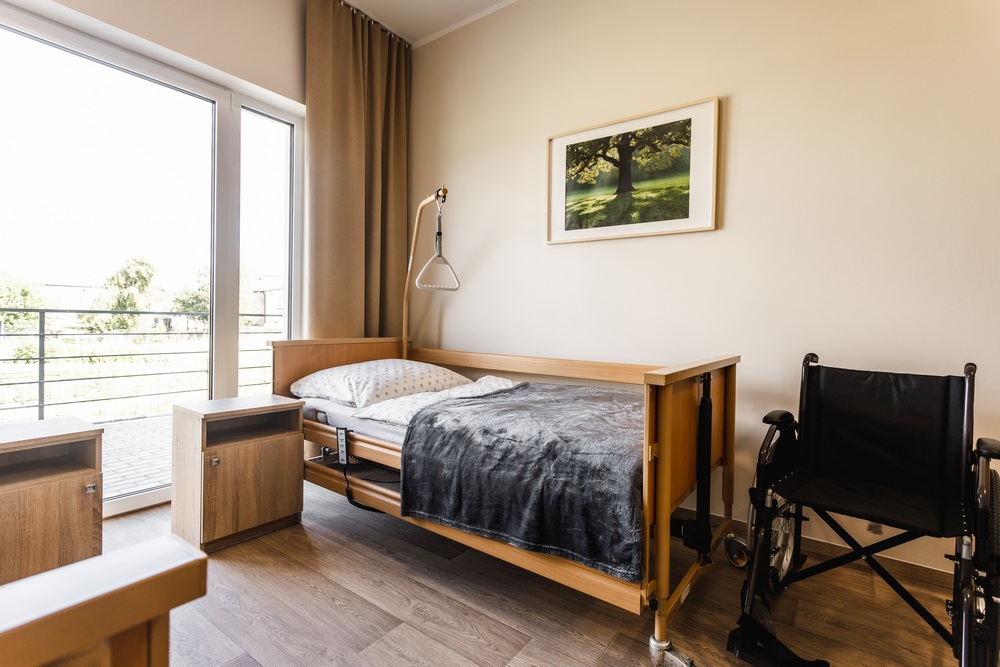 Pokoje w Rezydencji Seniora w Starej Maszynie są wyposażone w nowoczesną instalację przywoławczą