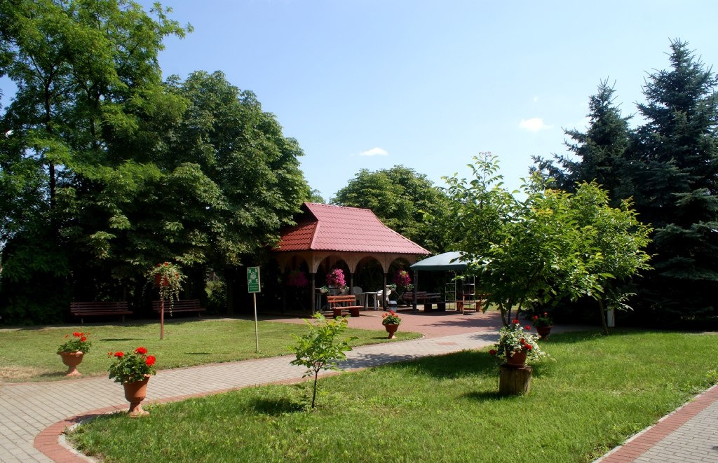 Teren wokół Domu Pomocy Społecznej w Zagórowie