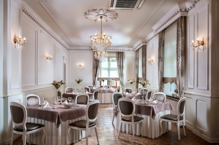 Dwór Prezydencki Boutique Hotel & SPA w Zgłobicach