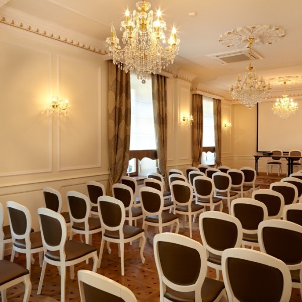 Dwór Prezydencki Boutique Hotel & SPA w Zgłobicach