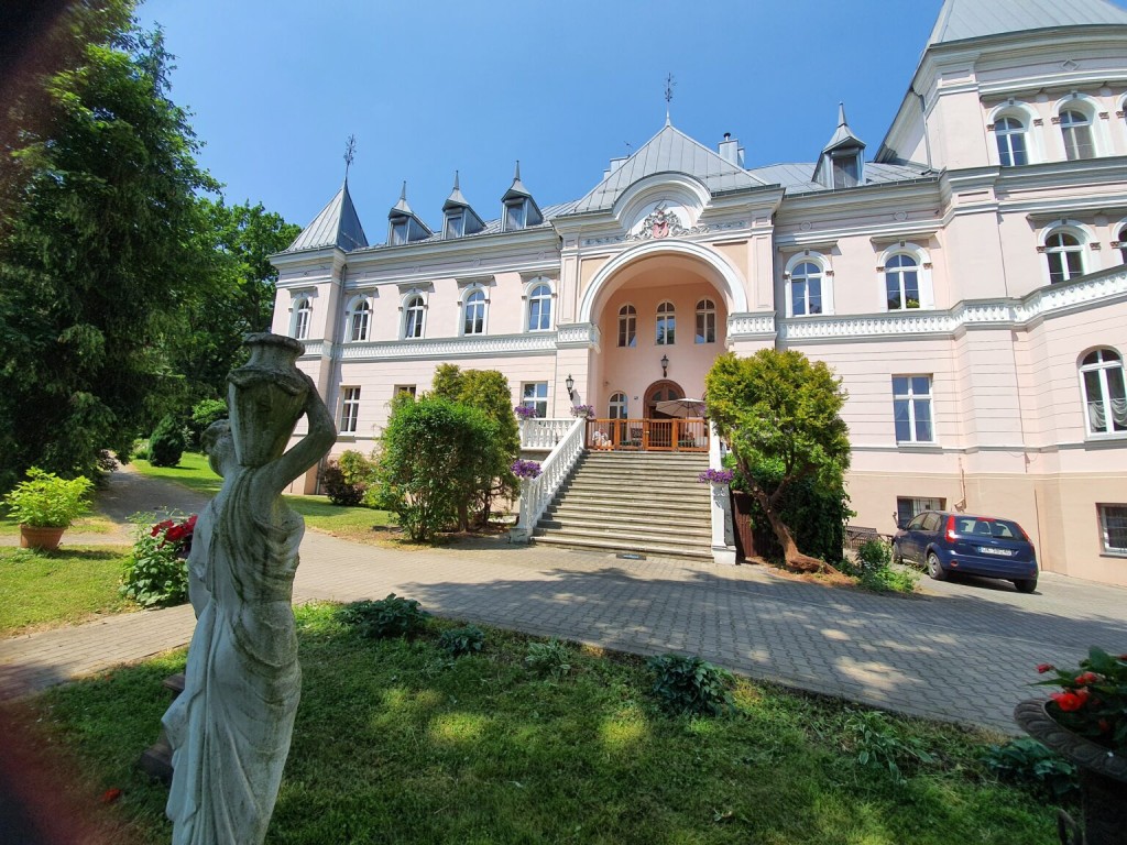 Pałac Jakubowice - Ośrodek Opieki w Jakubowicach