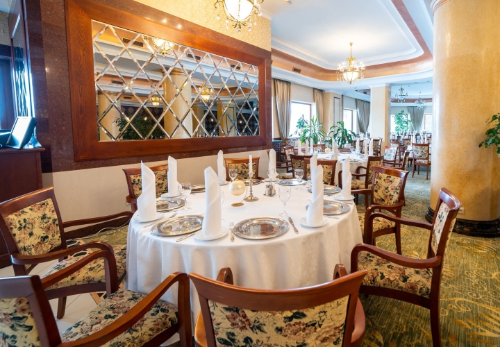 Hotel Gołębiewski w Mikołajkach