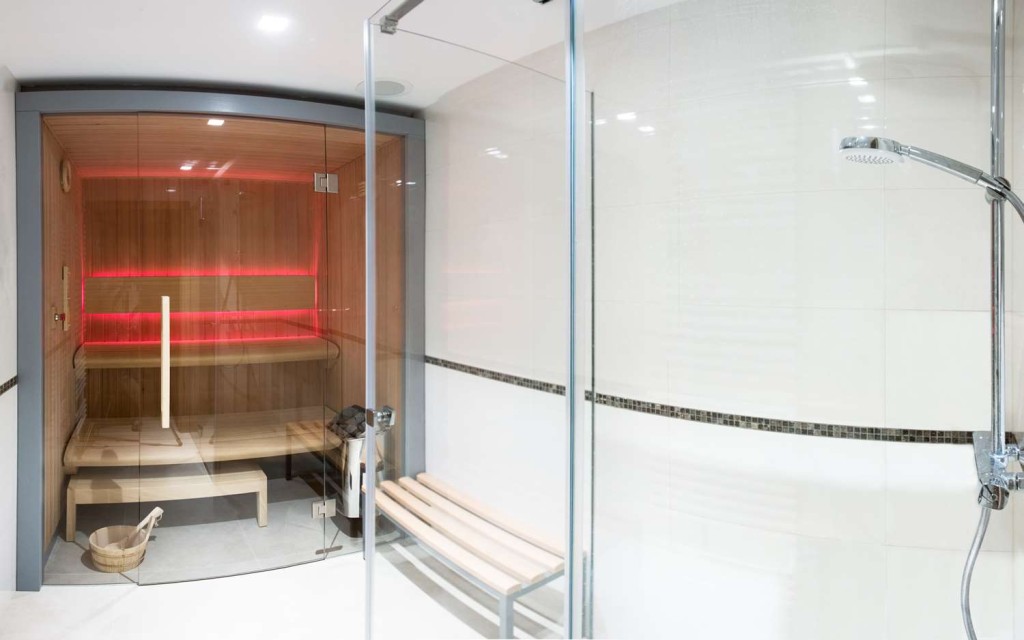 warsaw-airport.goldentulip.com