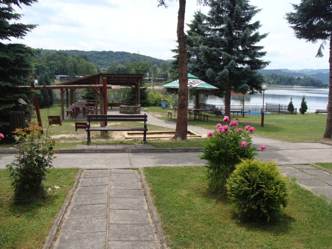 Dom Wczasowy STALOWNIK w Bartkowej nad Jeziorem Rożnowskim