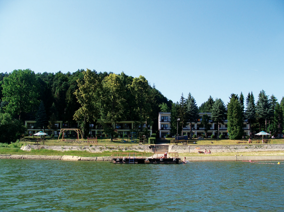 Dom Wczasowy STALOWNIK w Bartkowej nad Jeziorem Rożnowskim