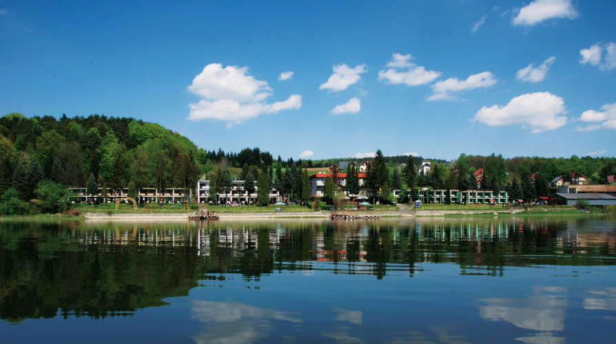 Dom Wczasowy STALOWNIK w Bartkowej nad Jeziorem Rożnowskim
