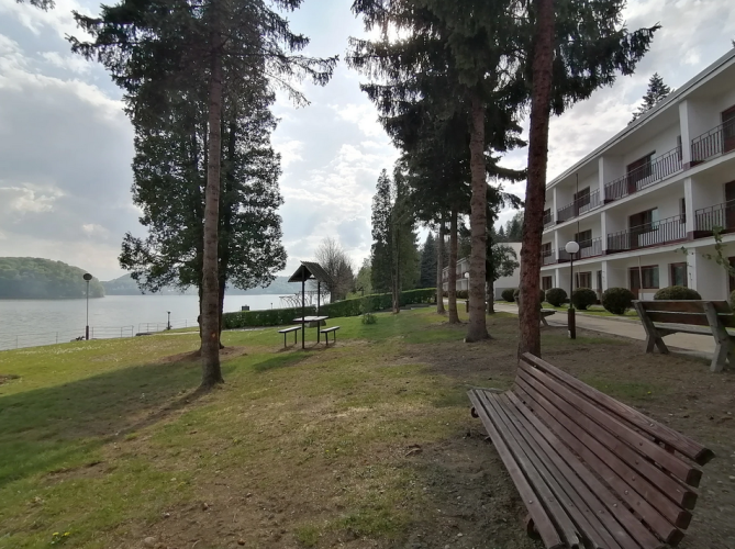 Dom Wczasowy STALOWNIK w Bartkowej nad Jeziorem Rożnowskim