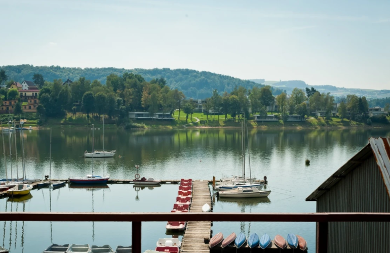 Dom Wczasowy STALOWNIK w Bartkowej nad Jeziorem Rożnowskim
