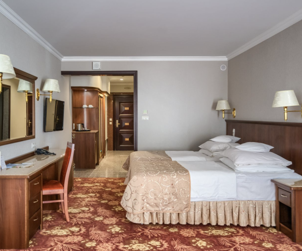 Hotel Gołębiewski w Mikołajkach