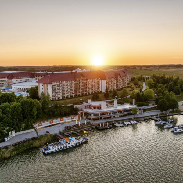 Hotel Gołębiewski w Mikołajkach