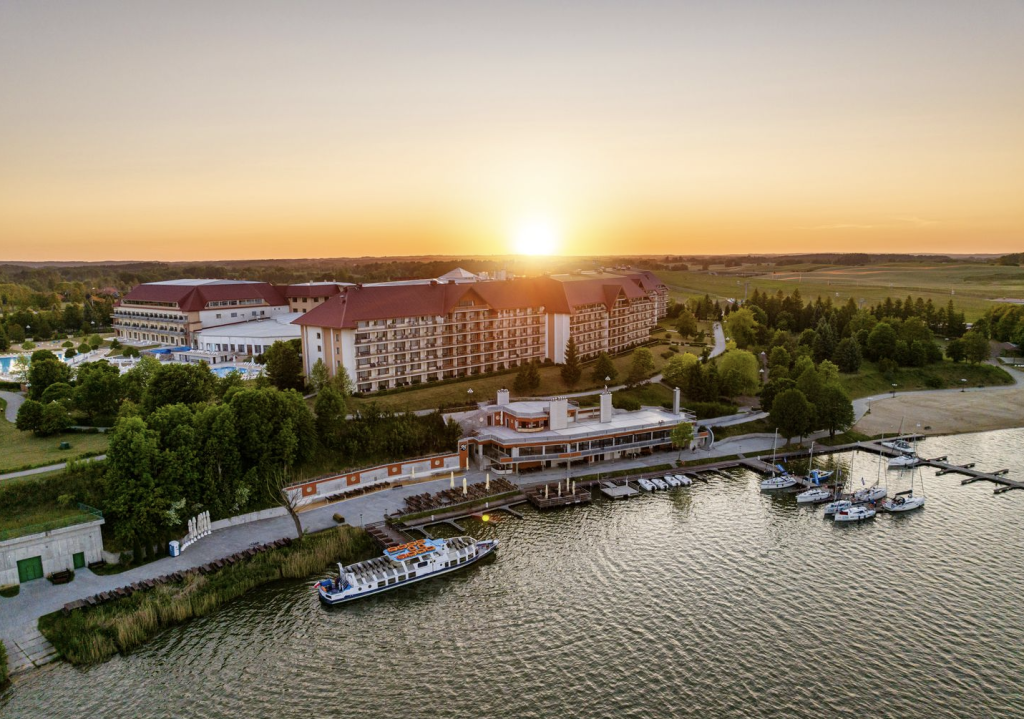Hotel Gołębiewski w Mikołajkach
