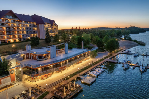 Hotel Gołębiewski w Mikołajkach