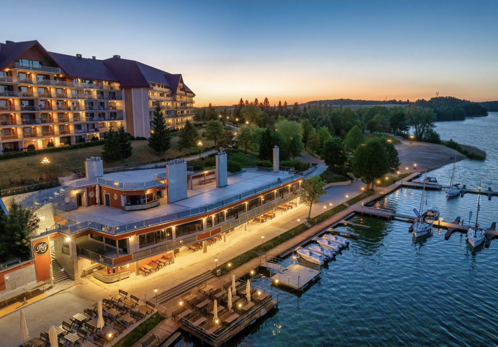 Hotel Gołębiewski w Mikołajkach