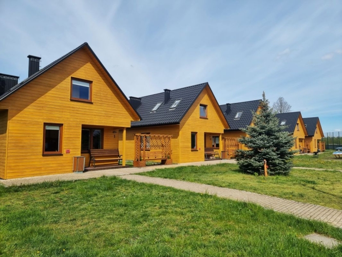 Rado Resort w Woli Chorzelowskiej