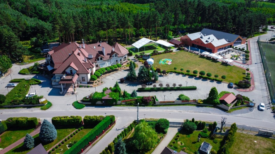 Rado Resort w Woli Chorzelowskiej