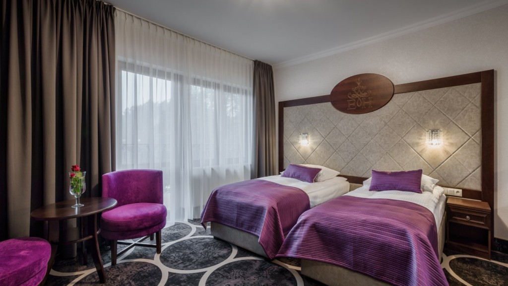 Hotel Evita w Tleniu