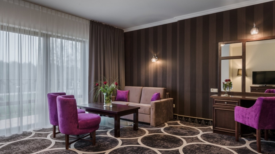 Hotel Evita w Tleniu