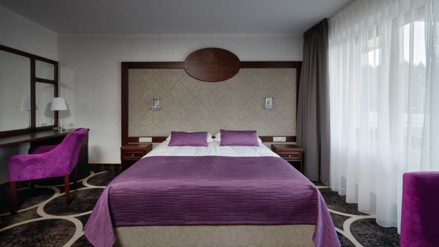 Hotel Evita w Tleniu