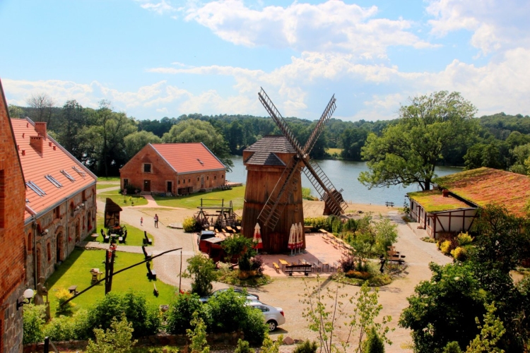 Hotel Olandia w Prusimiu