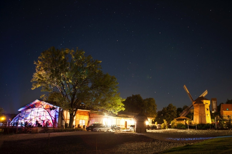 Hotel Olandia w Prusimiu