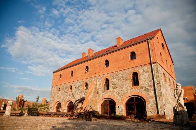 Hotel Olandia w Prusimiu