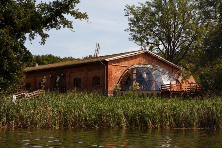 Hotel Olandia w Prusimiu