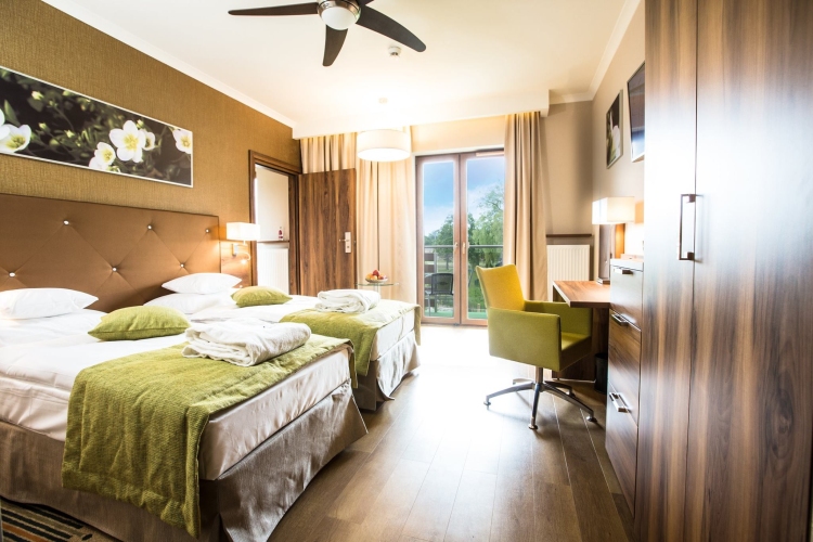 Mineral Hotel MALINOWY RAJ w Solcu Zdroju