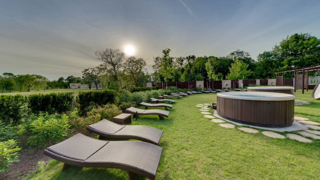 Mineral Hotel MALINOWY RAJ w Solcu Zdroju