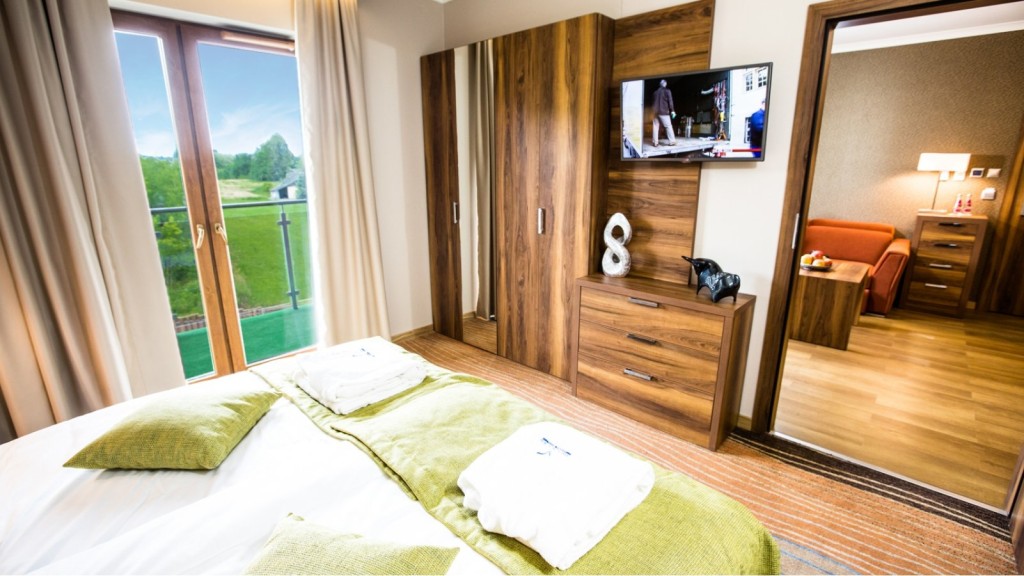 Mineral Hotel MALINOWY RAJ w Solcu Zdroju