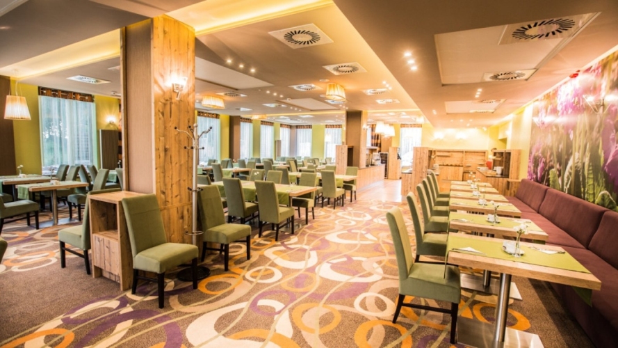 Mineral Hotel MALINOWY RAJ w Solcu Zdroju