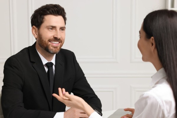 Atrakcyjność seksualna a rekrutacja do pracy.