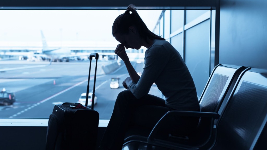 Kobieta rozpoczyna urlop i jest wyraźnie zestresowana.