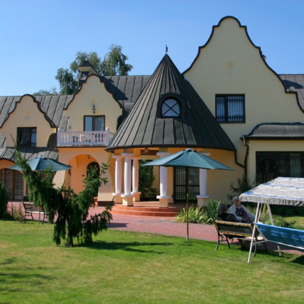 Dom Opieki Pałac w Markach