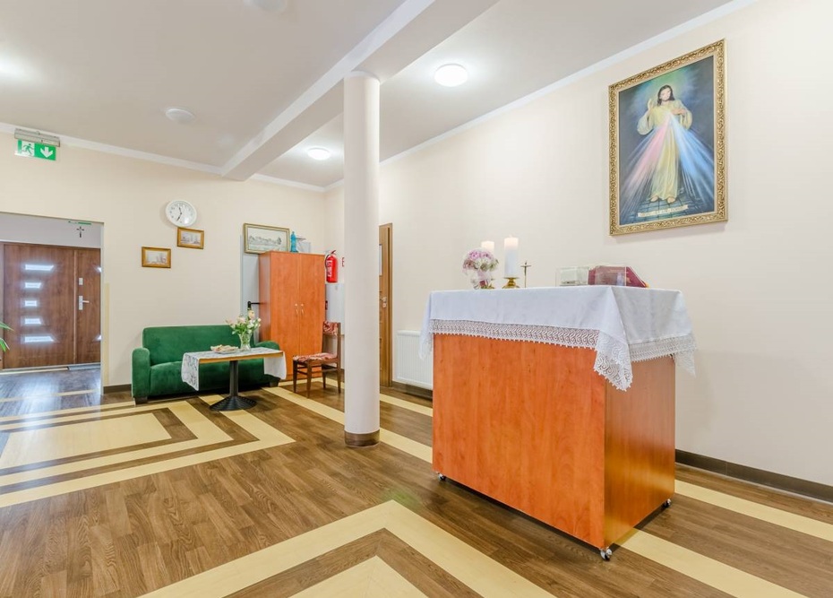 Placówka Całodobowej Opieki „Zielona Kraina” w Warszawie zapewnia swoim podopiecznym opiekę opiekę duszpasterską