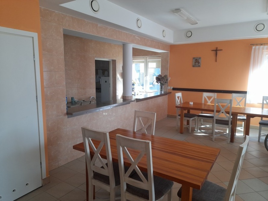 Wspólna jadalnia w Domu Seniora Barka w Serocku