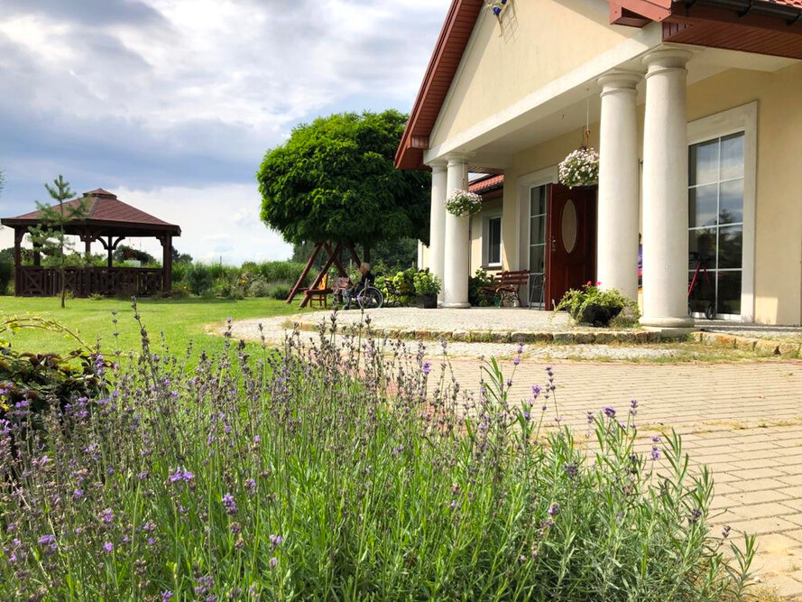 Dom Opieki Biały Dworek w Psucinie