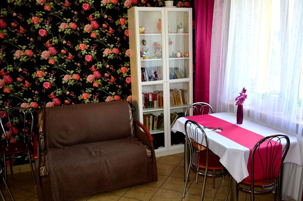 Pielęgniarski Dom Opieki Złota Ostoja w Palmirach to nie tylko komfortowe pokoje, ale i przestrzenie wspólne