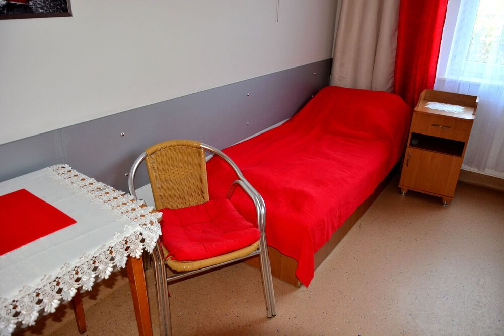Jeden z pokoi w Pielęgniarskim Domu Opieki Złota Ostoja w Palmirach