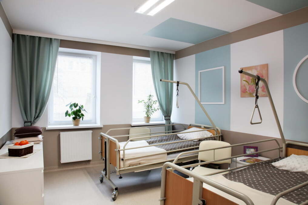 Jeden z pokoi mieszkalnych w Centrum Seniora FEL-MED w Łodzi