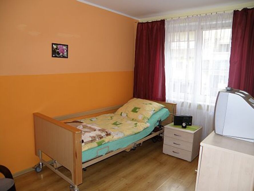Prywatny Dom Seniora i Seniorservis w Ustce dysponuje łóżkami rehabilitacyjnymi 