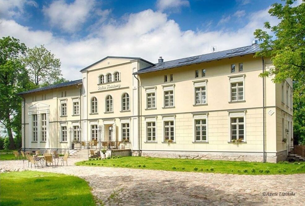 Pałac Seniora w Przyjaźni