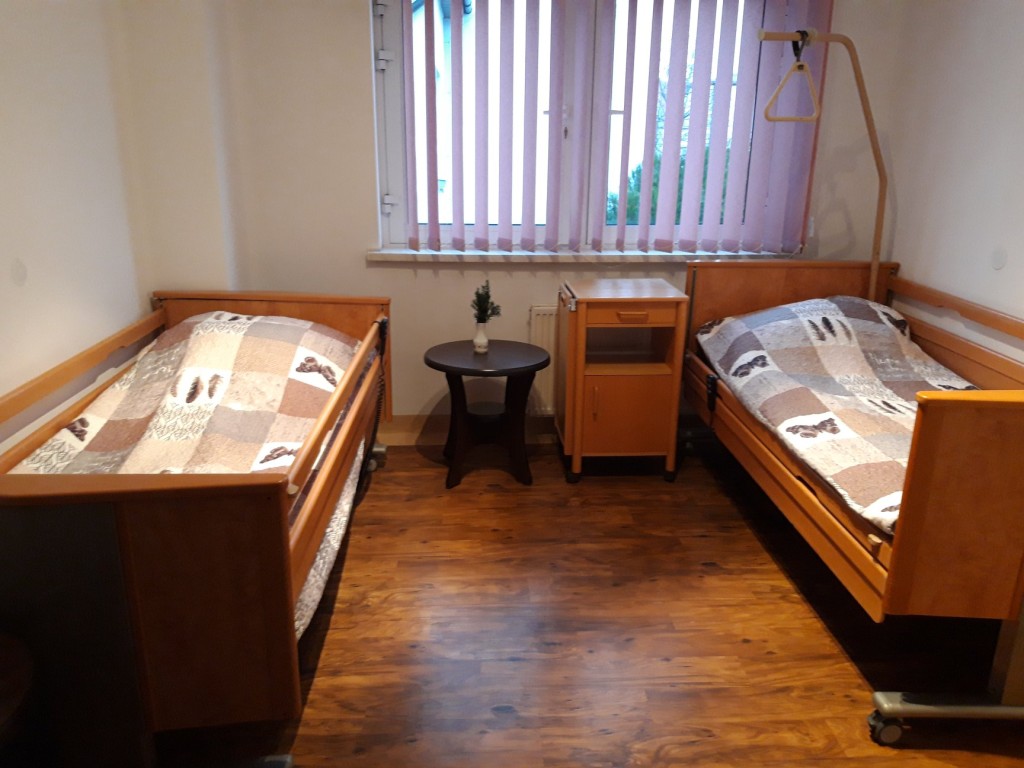 W Domu Seniora Victoria w Częstochowie do dyspozycji seniorów są pokoje 2-osobowe
