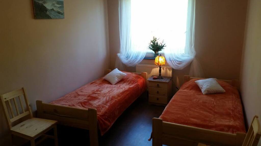 Mieszkańcy Ośrodka Opieki Całodobowej Remedium w Mirowie Dużym mają do dyspozycji pokoje 2-osobowe