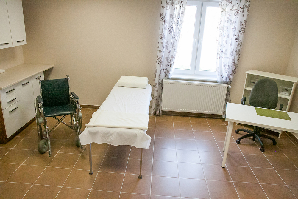 Gabinet zabiegowy w Domu Opieki Społecznej ALPINIA w Osiecznej