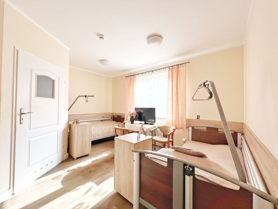 Pokoje w Zakładzie Pielęgnacyjno – Opiekuńczym Jaśmin w Wapnicy posiadają prywatne łazienki