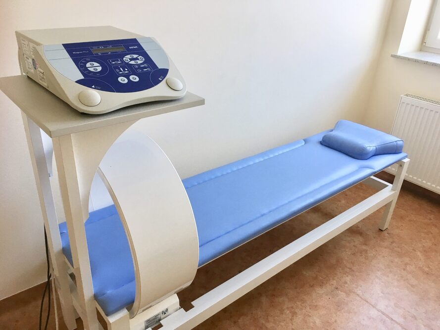 Placówka Całodobowej Opieki Dla Osób Starszych „Cudowny Poranek” w Zebrzydowicach dysponuje nowoczesnym sprzetem rehabilitacyjnym