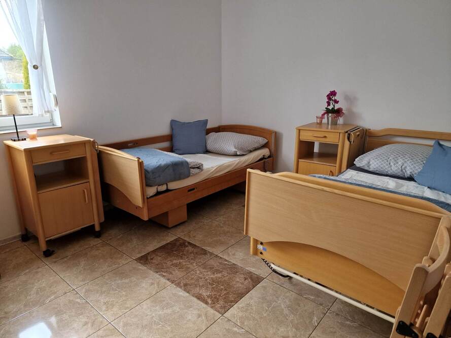 Zielone Zacisze w Zielonce dysponuje pokojami 2-i 3-osobowymi z łazienkami