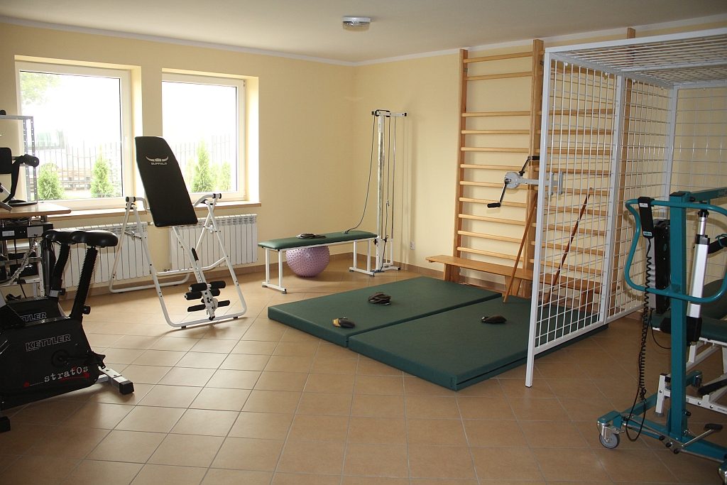 Ośrodek Opiekuńczo-Rehabilitacyjny ELMED w Skoroszowie dysponuje własnym oddziałem rehabilitacyjnym z nowoczesną bazą zabiegową