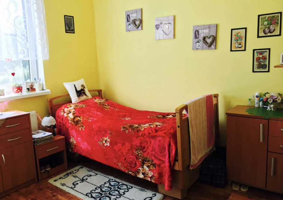 Jeden z pokoi w Domu Seniora „SeniorMed” w Granicy